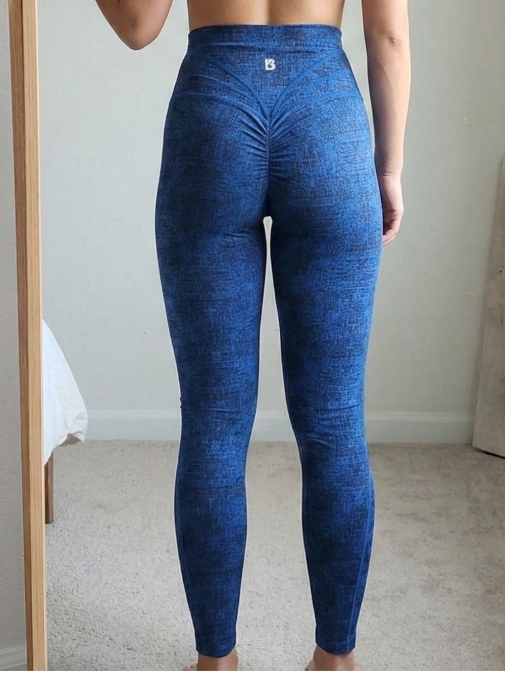 BuffBunny Collection Legacy Leggings Size Small Spacedye Blue